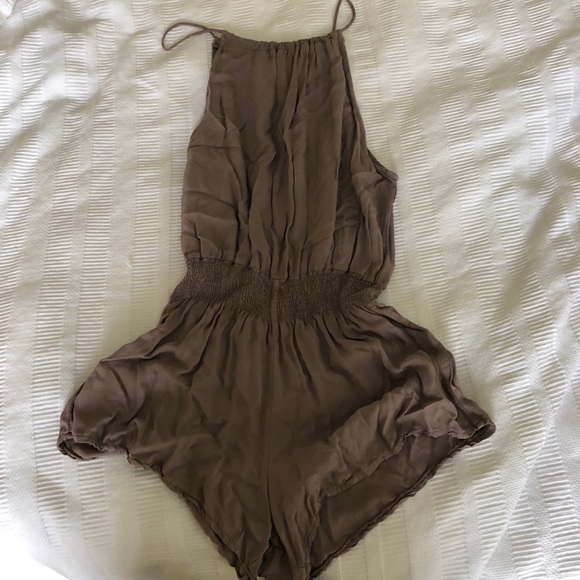 Brandy Melville Taupe Romper - Picture 3 of 5
